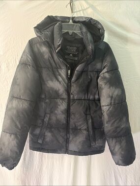 Aeropostale Women's Black & Gray Tie-Dye Style Puffer Jacket